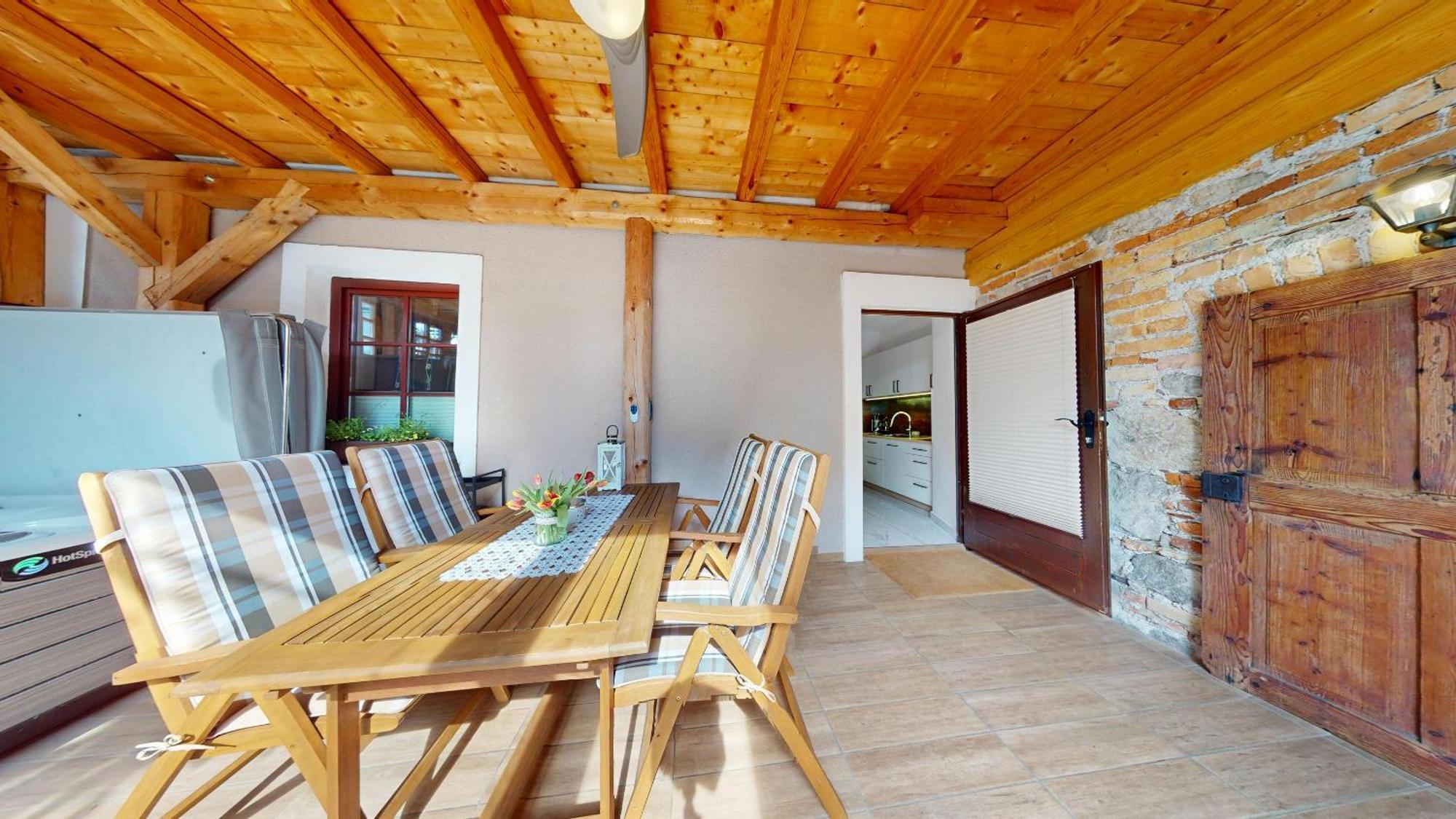 Resort Hisa Ida - Apartments With Hot Tub And Sauna Ivancna Gorica Room photo