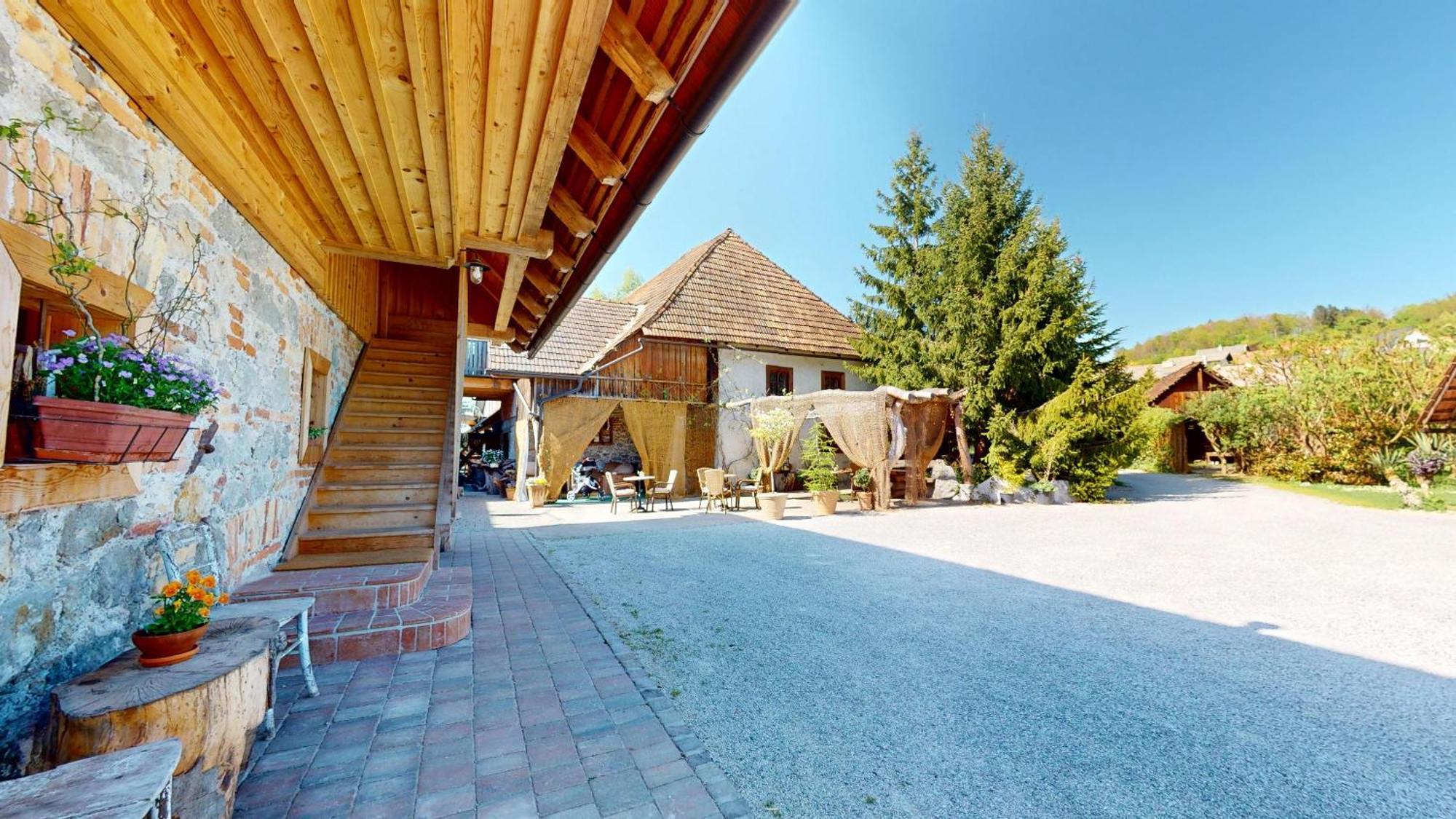 Resort Hisa Ida - Apartments With Hot Tub And Sauna Ivancna Gorica Room photo